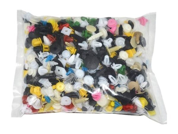 Lot de 200 clips pour voiture.