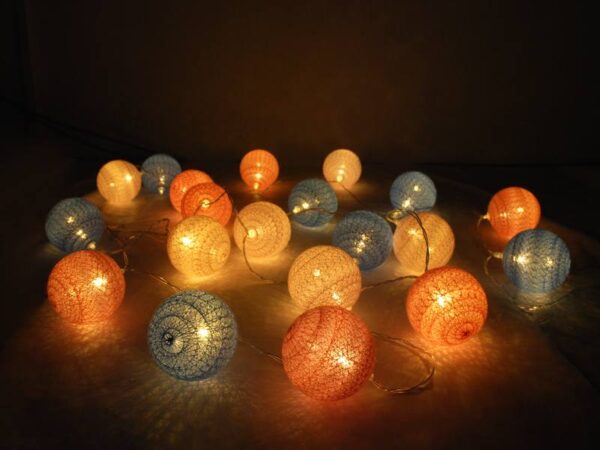 Boules décoratives LED LUNE pour la chambre, 20 pièces x 6 cm, bleu + rose + rose poudré.