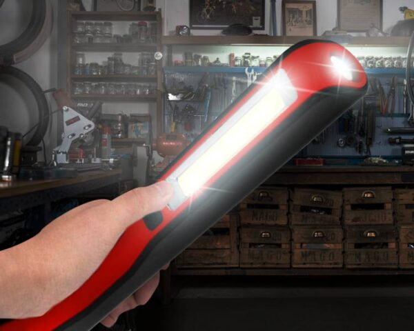 Lampe torche d'atelier oblongue en plastique COB/ABS, rouge.