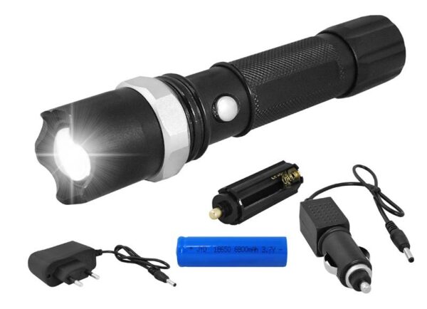 Lampe torche portable LTC LL41 ZOOM, ensemble chargeur secteur et chargeur voiture.