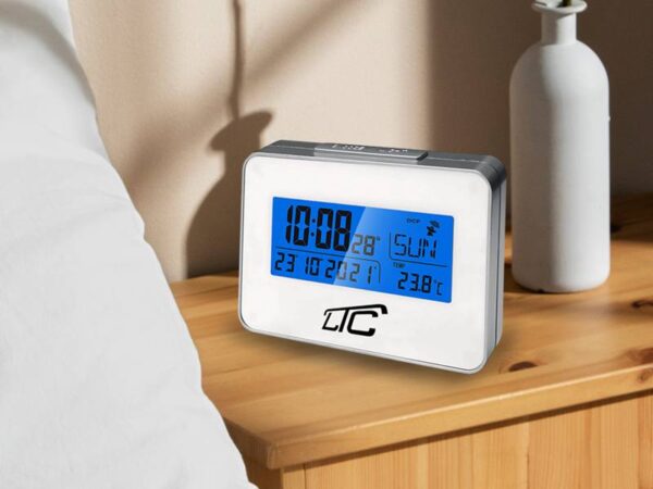 Réveil radio-piloté LTC avec thermomètre, argent et blanc