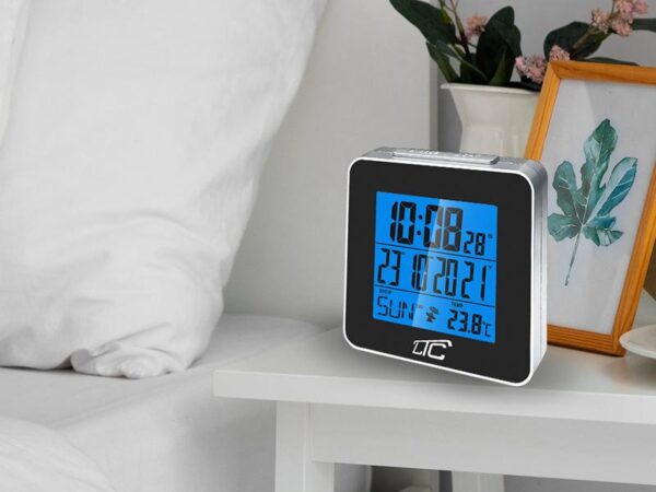 Réveil radio-piloté LTC avec thermomètre, noir.